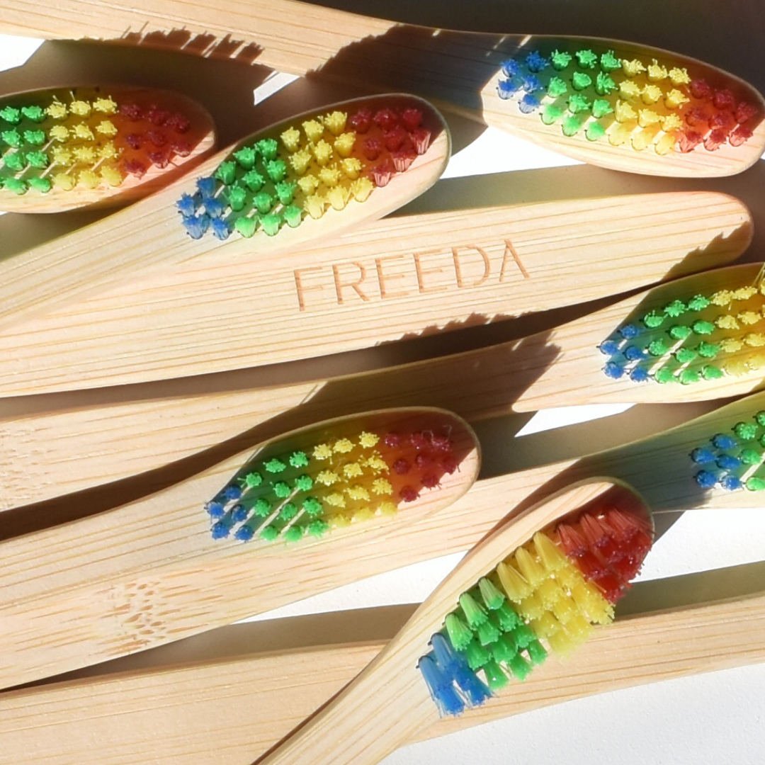 Escova Dental de Bambu Simples - Freeda